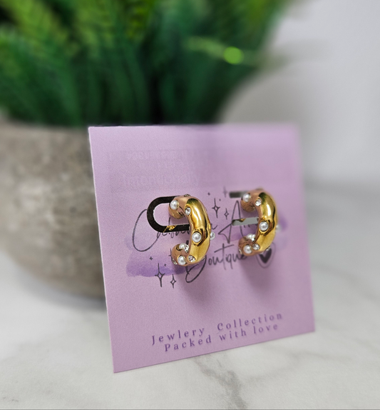 C - Shape Hoops pearly Gold.