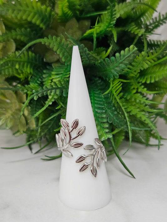 Silvery Leafs Ring