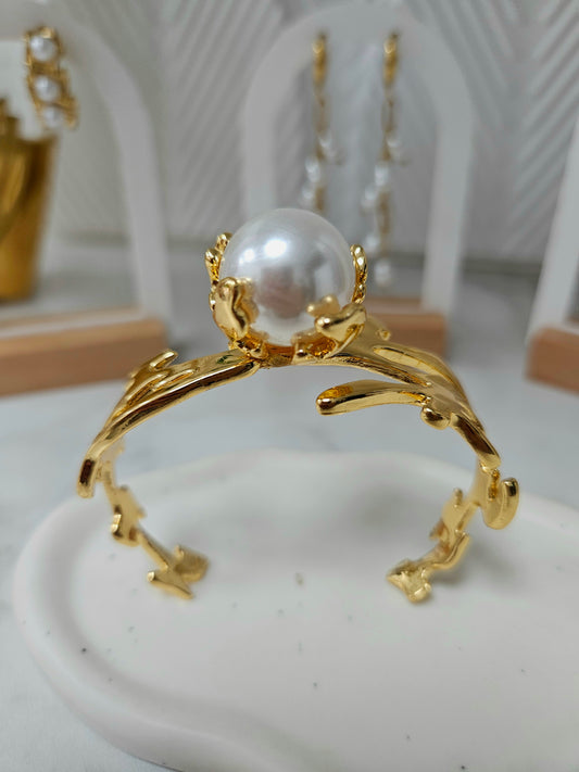 Pearly Algae Cuff
